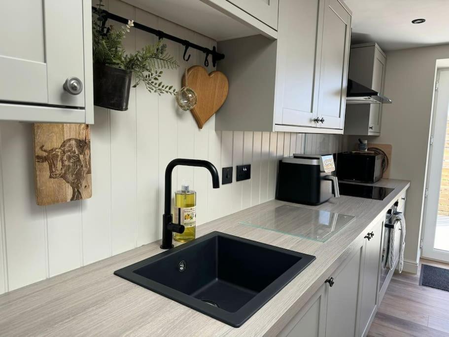 Nᴼ 21 Beautiful Cosy Modern Traditional Cottage Lionel Bagian luar foto